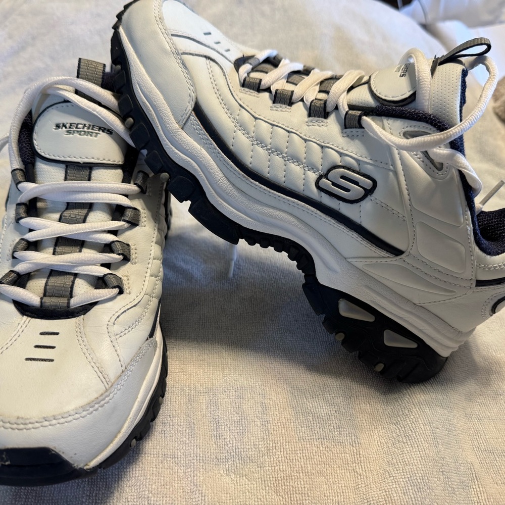 Skechers White and Navy Chunky Trail Sneakers